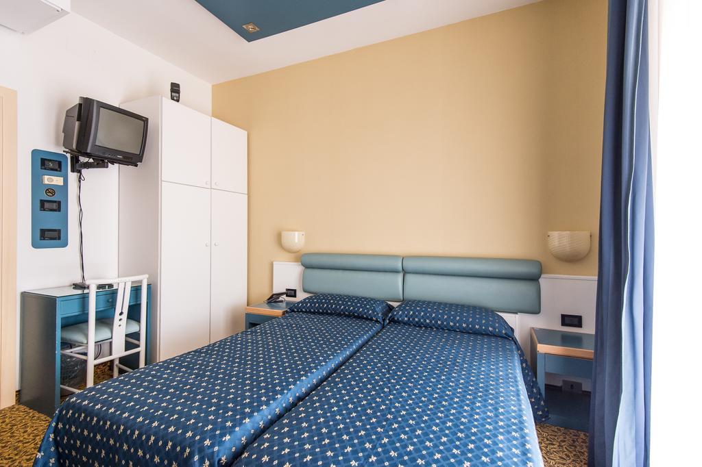 Hotel Christian Lido di Jesolo Esterno foto