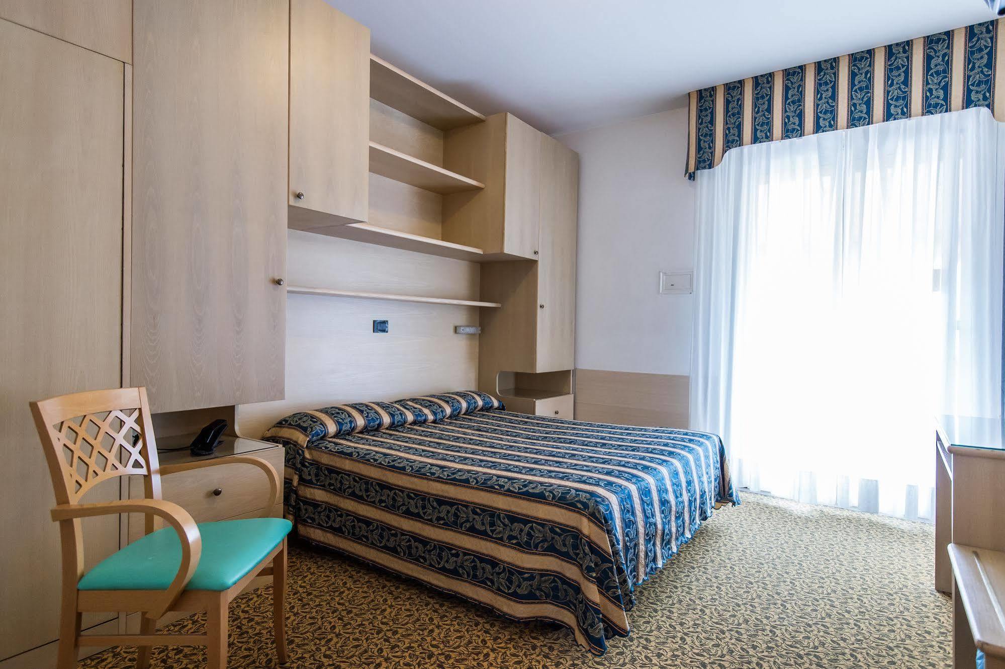 Hotel Christian Lido di Jesolo Esterno foto
